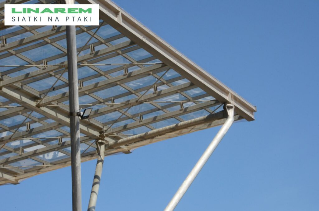 montaz siatek przeciw ptakom kielce, siatki na ptaki hala targowa, zabezpieczenie przed ptakami obiekt targowy, osiatkowanie hali kielce