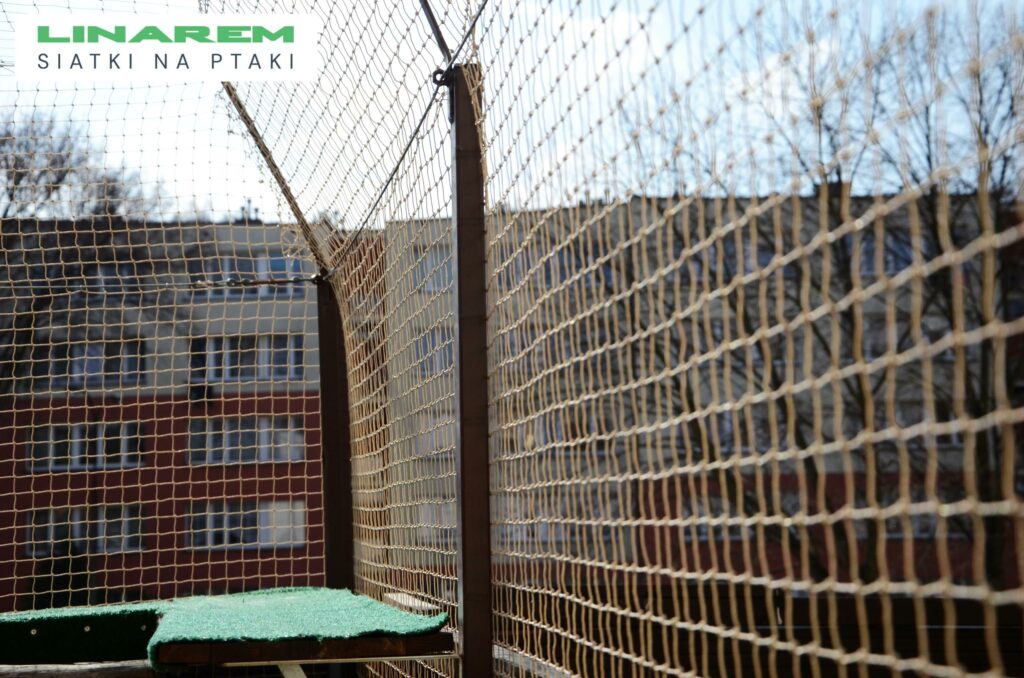 siatka ochronna przeciw ptakom trzebinia, zabezpieczenie ogrodu siatka golebie, osiatkowanie ogrodu trzebinia, montaz siatek ptaki