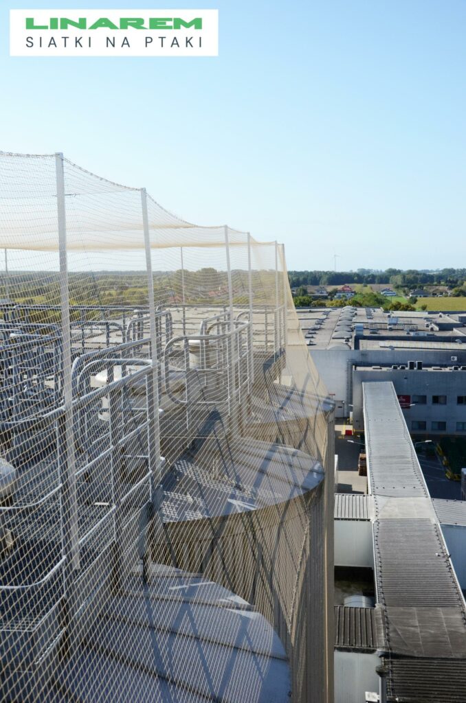siatka przeciw ptakom instalacja przemyslowa sierpc, montaz siatek ochronnych na ptaki, ochrona zakladu