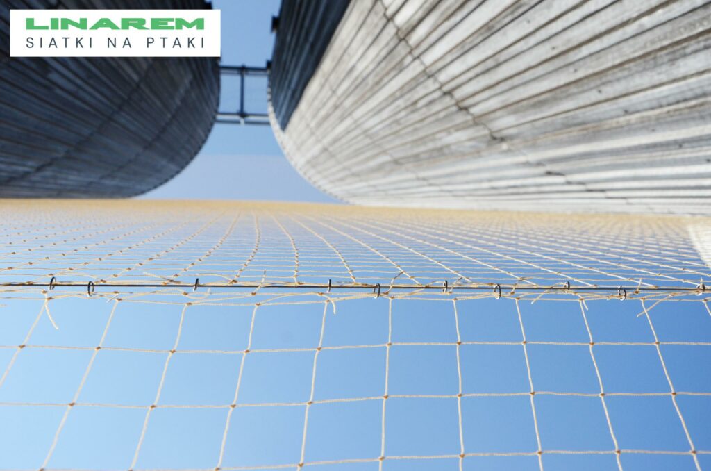 siatka przeciw ptakom dach sierpc, montaz siatki na dachu, ochrona zakladow przemyslowych