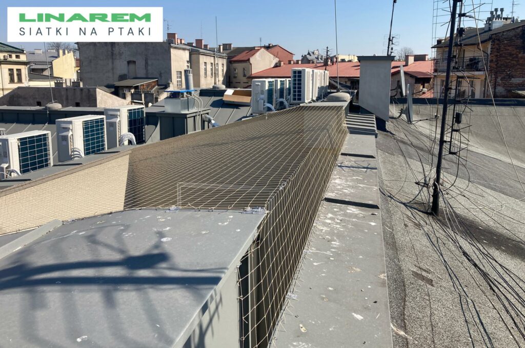 zabezpieczenie dachu przed ptakami krakow, siatki na ptaki montaz krakow, ochrona patio przed golebiam krakow