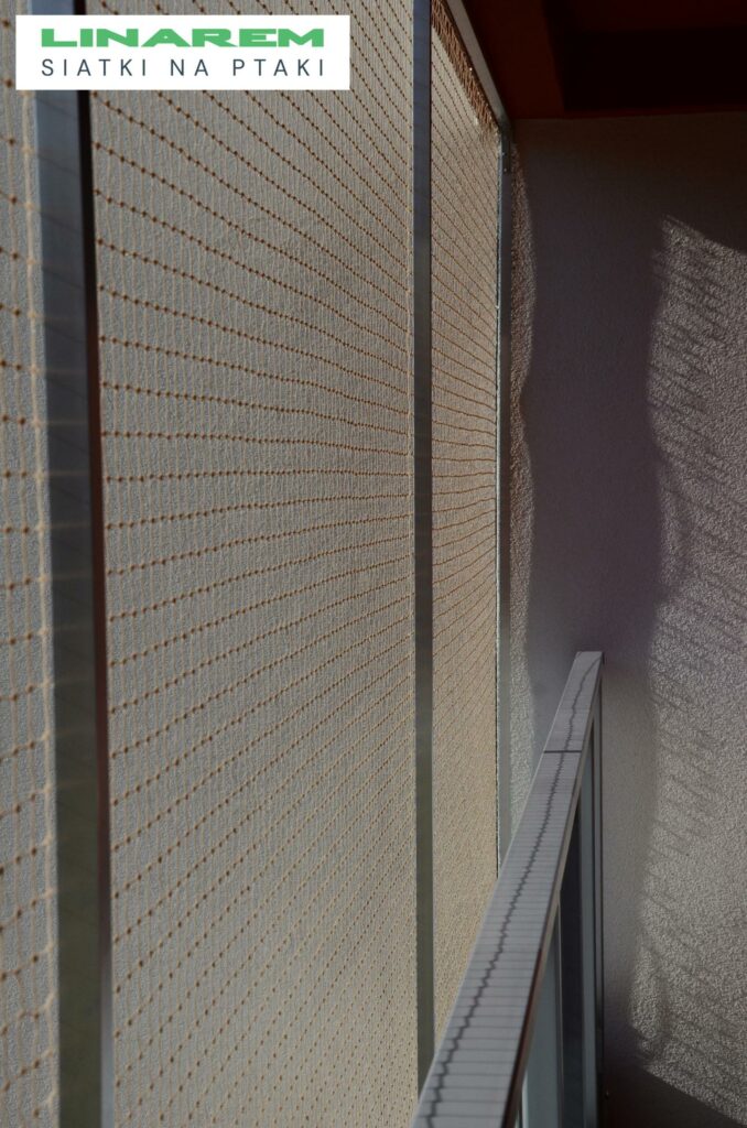 montaz siatki na ptaki konstrukcja stalowa, zabezpieczenie przed golebiami, siatki ochronne konstrukcja krakow, osiatkowanie ptaki