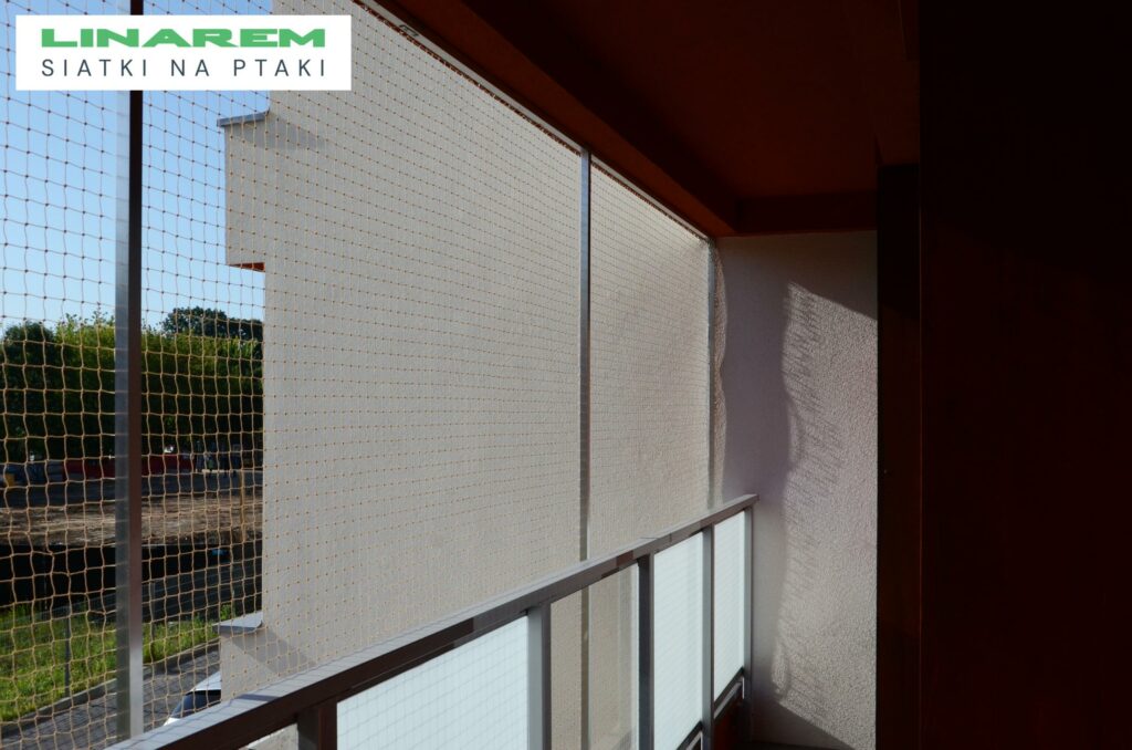 siatka ochronna ptaki konstrukcja stalowa, montaz siatki golebie, ochrona przed ptakami, zabezpieczenie konstrukcji siatka